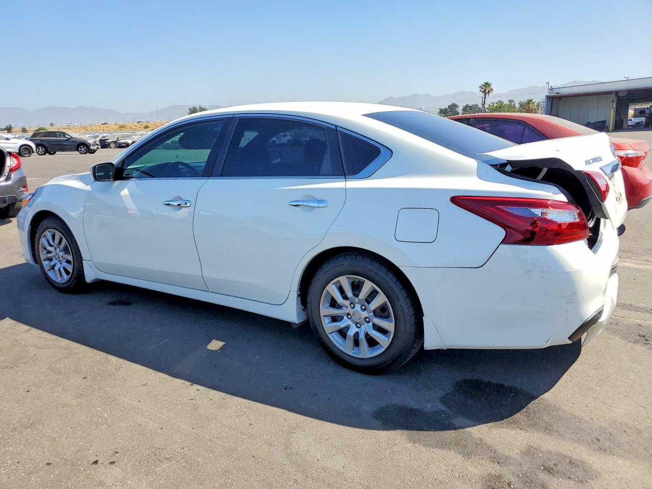 2018 Nissan Altima 2.5 S - Фото 2