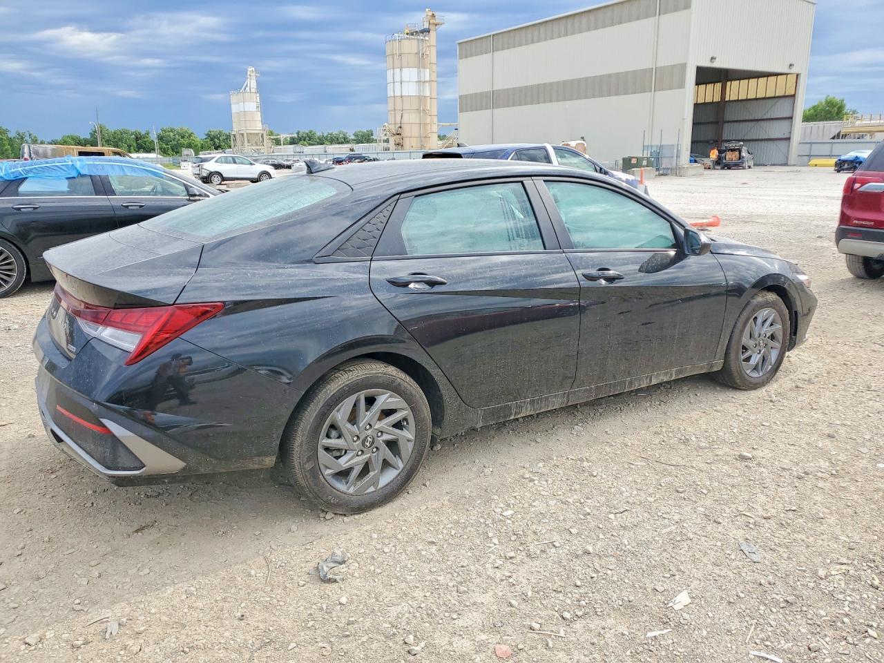 2025 Hyundai Elantra Hybrid Blue - Image 3
