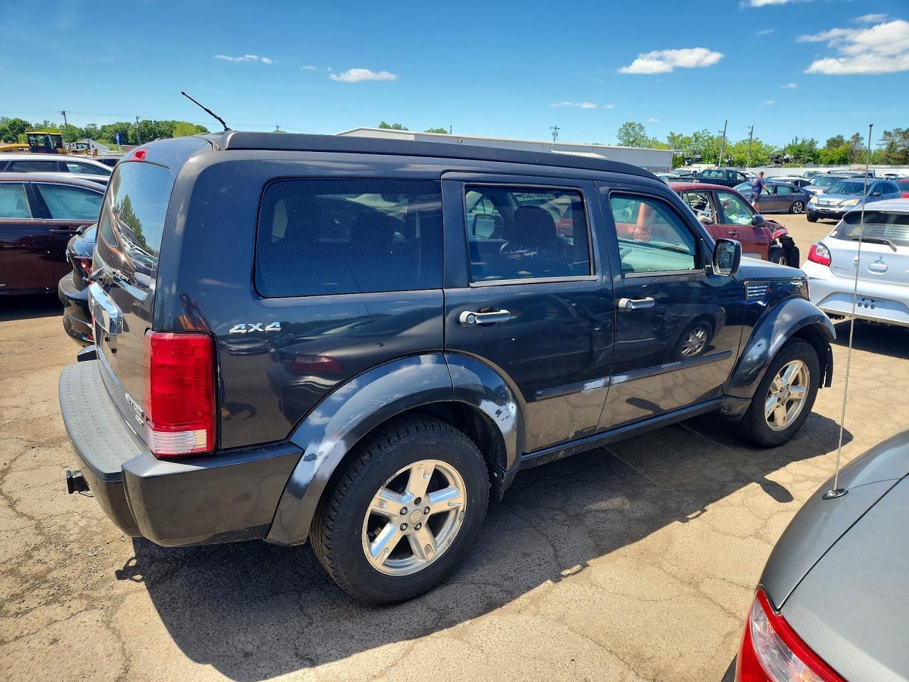 2010 Dodge Nitro Sxt - Image 3