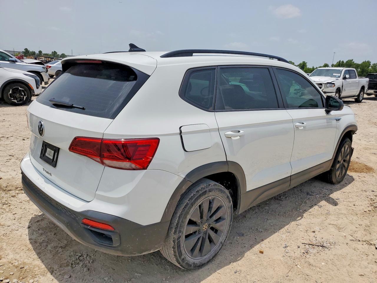 2022 Volkswagen Taos S - Image 3