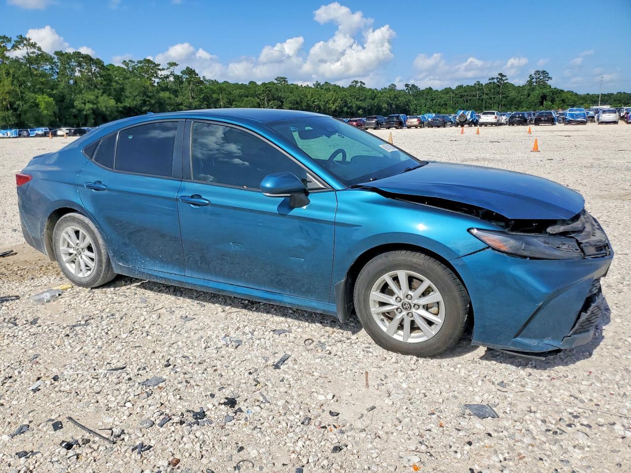 2025 Toyota Camry Le - Image 4