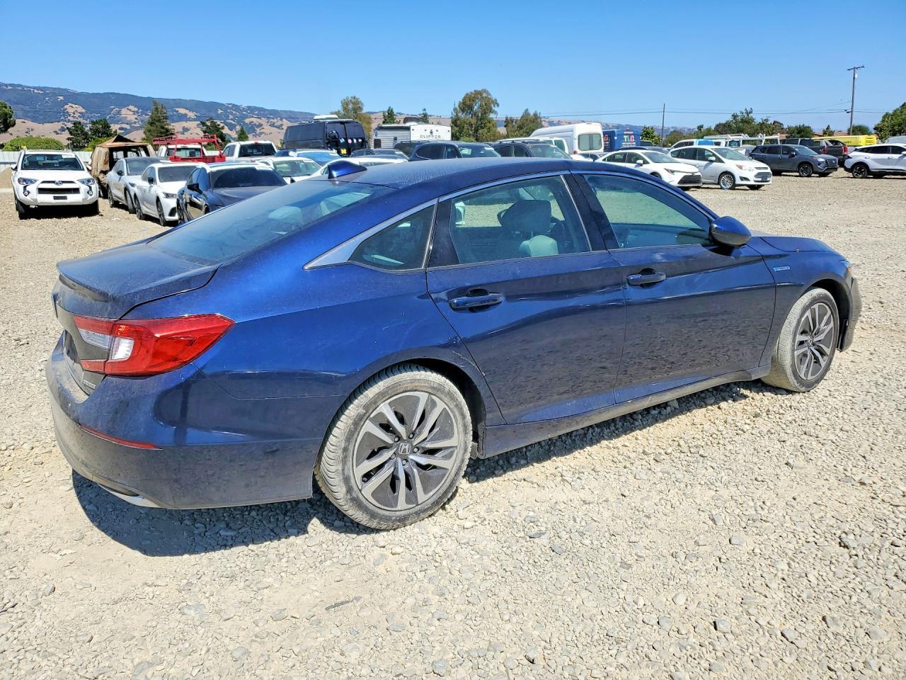 2019 Honda Accord Hybrid - Image 3