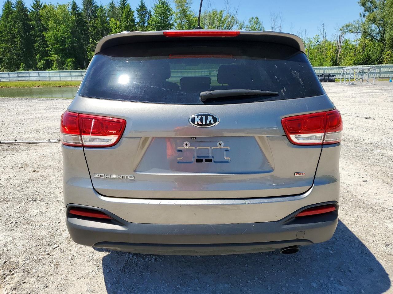 2017 Kia Sorento Lx - Image 6