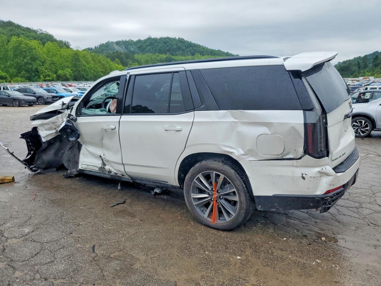 2025 Cadillac Escalade Sport - Фото 2