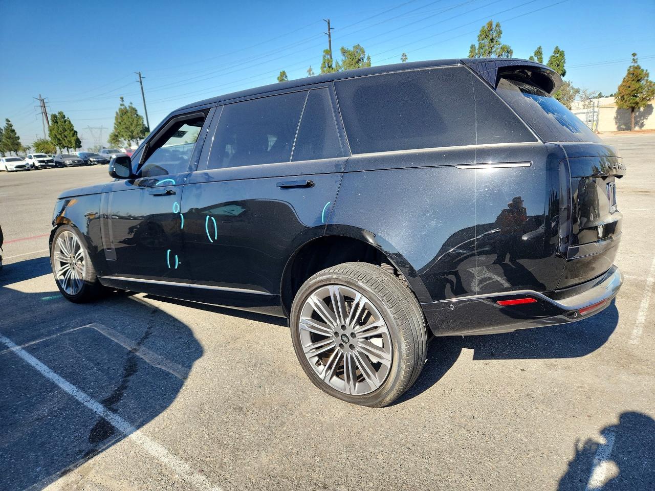 2023 Land Rover Range Rover Se - Image 2