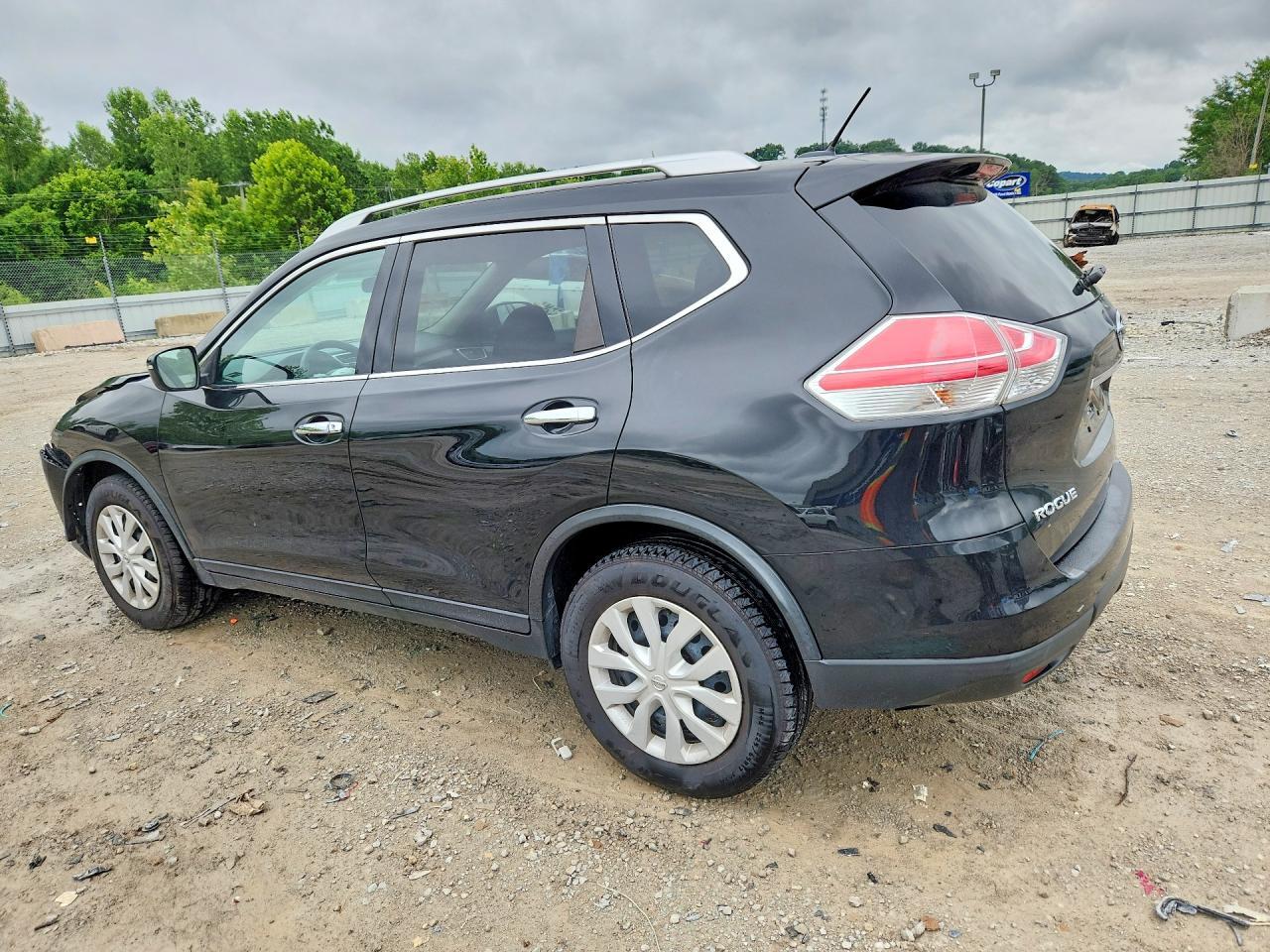 2016 Nissan Rogue S - Image 2