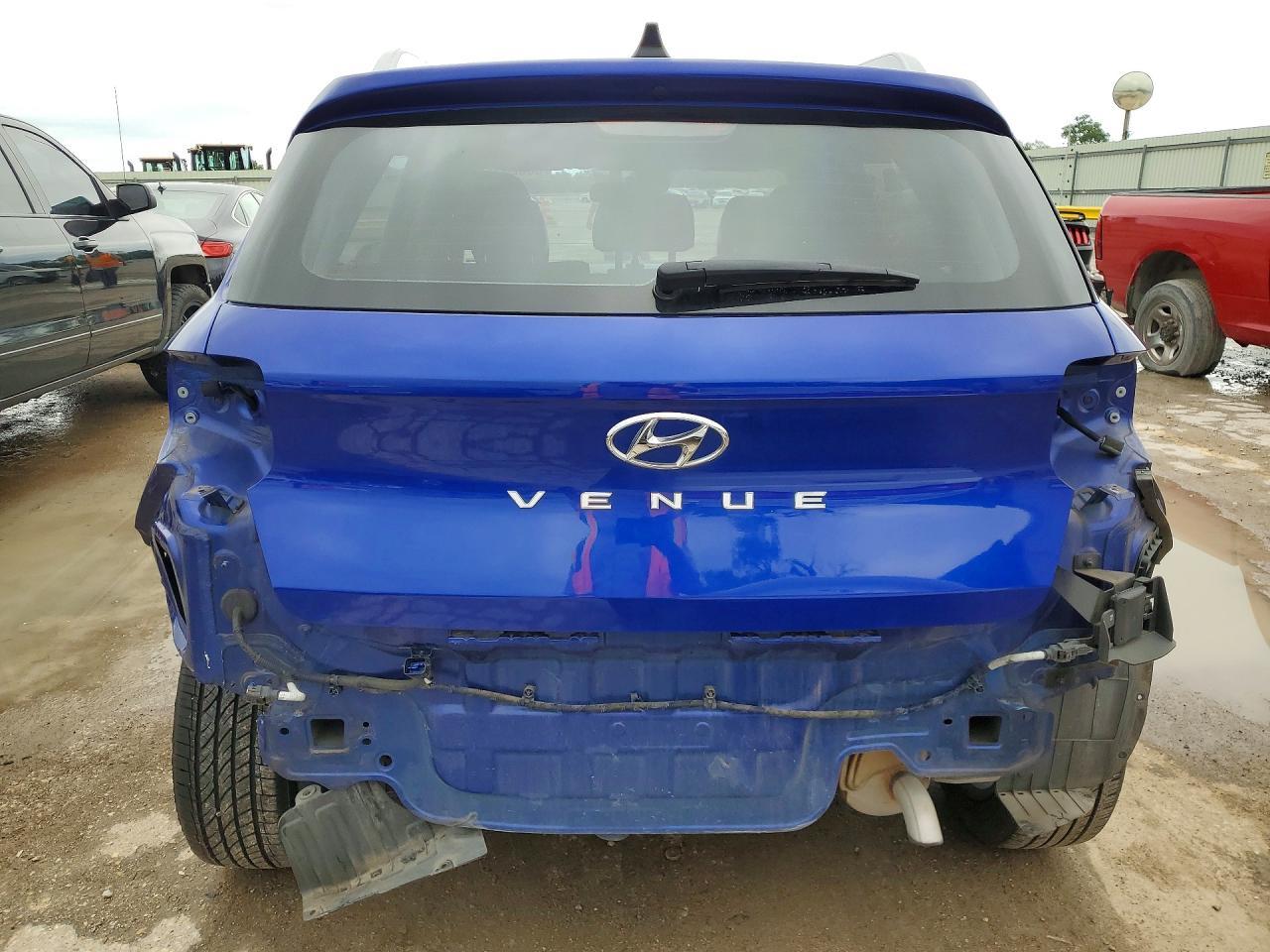 2022 Hyundai Venue Limited - Фото 6