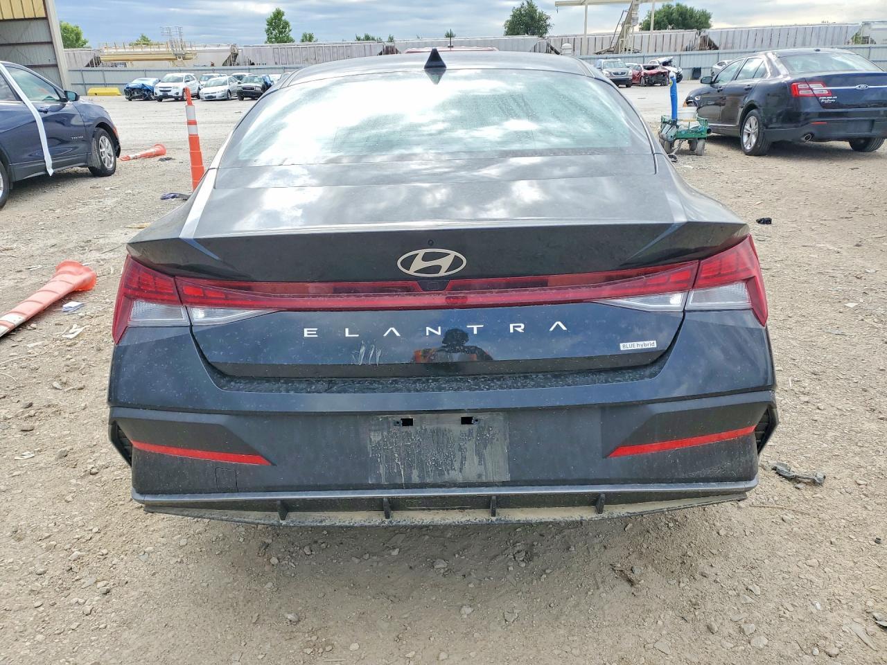 2025 Hyundai Elantra Hybrid Blue - Image 6