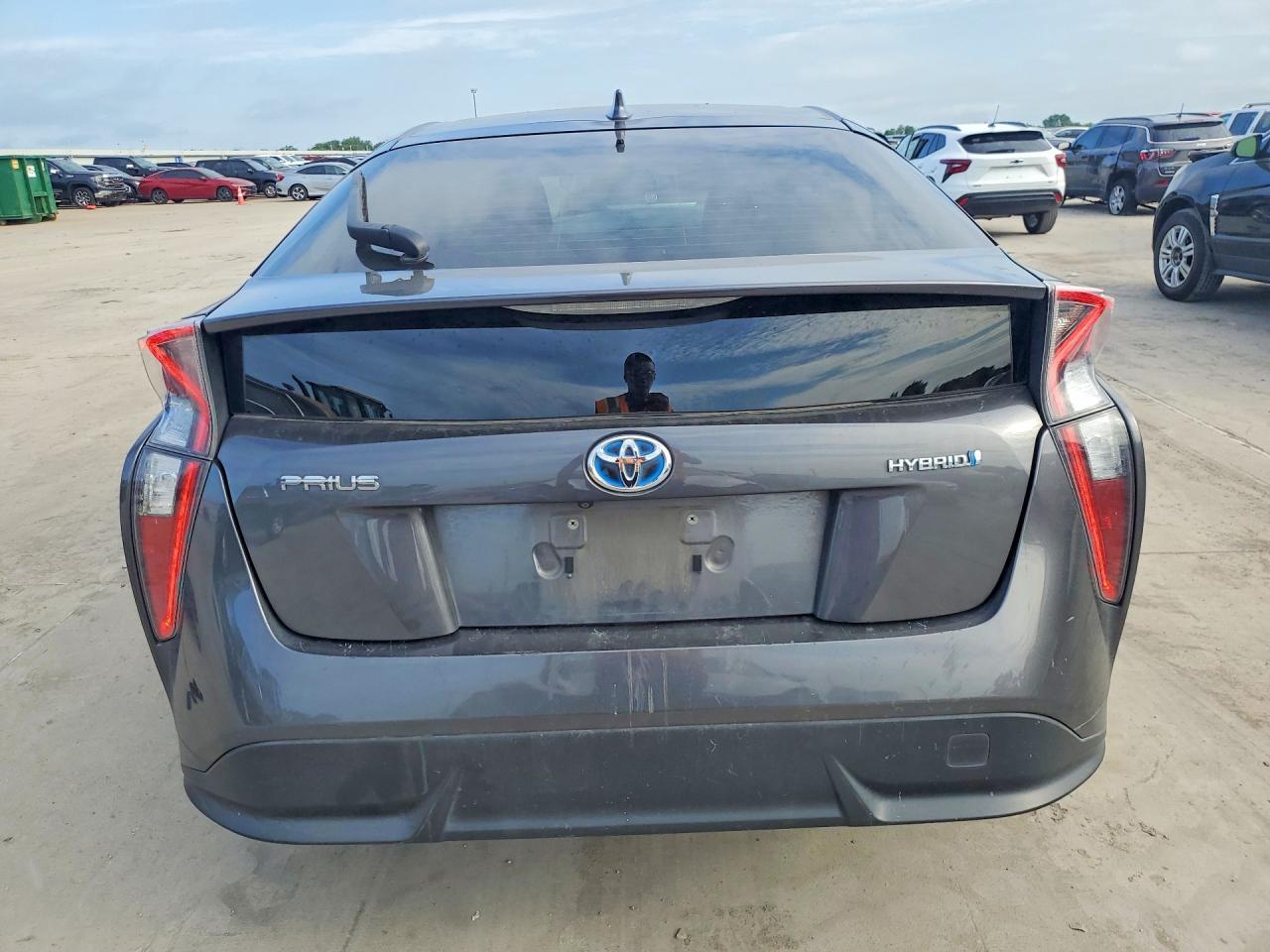 2016 Toyota Prius Four Touring - Фото 6