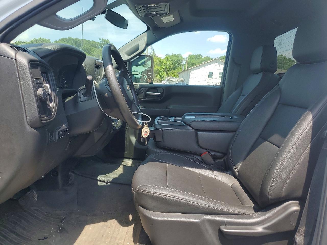 2023 Chevrolet Silverado C3500 - Фото 7