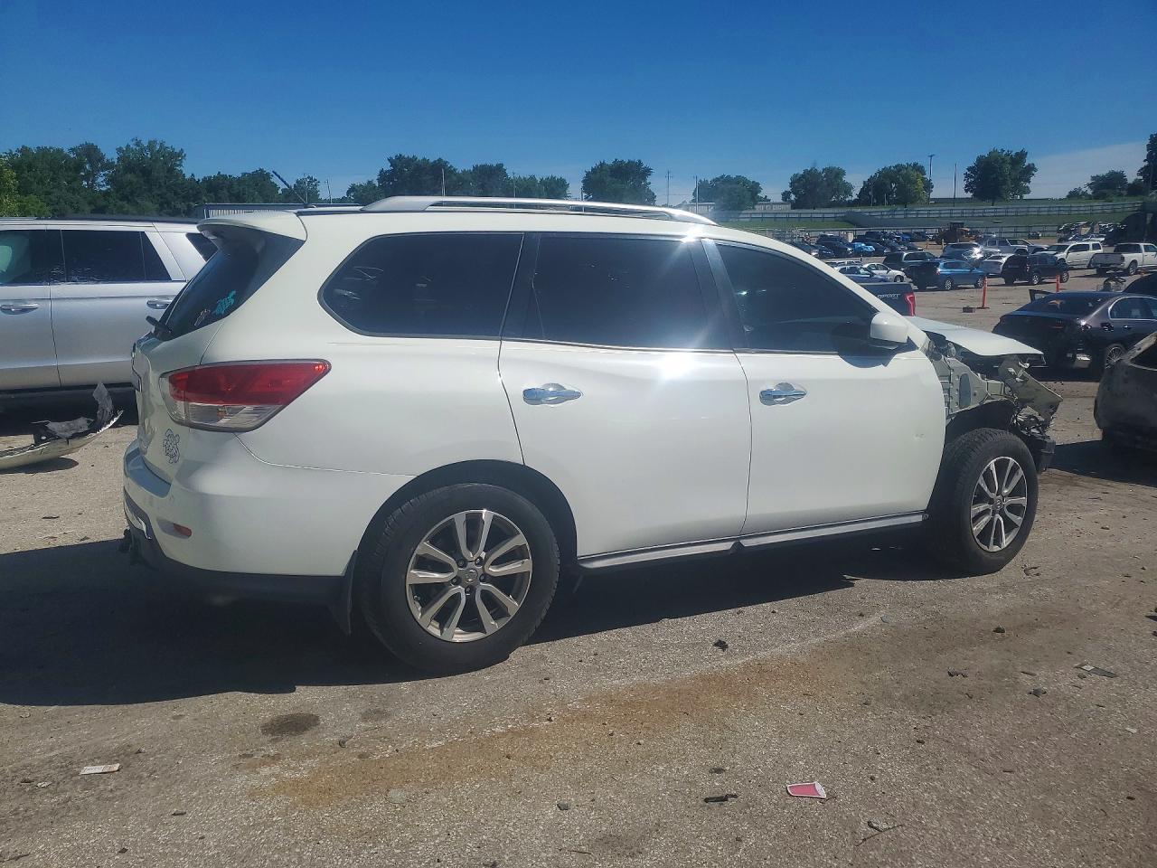 2016 Nissan Pathfinder S - Фото 3