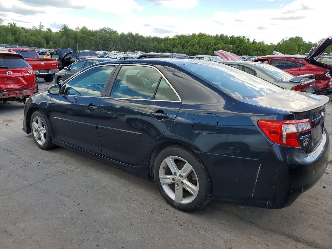 2014 Toyota Camry Se - Фото 2