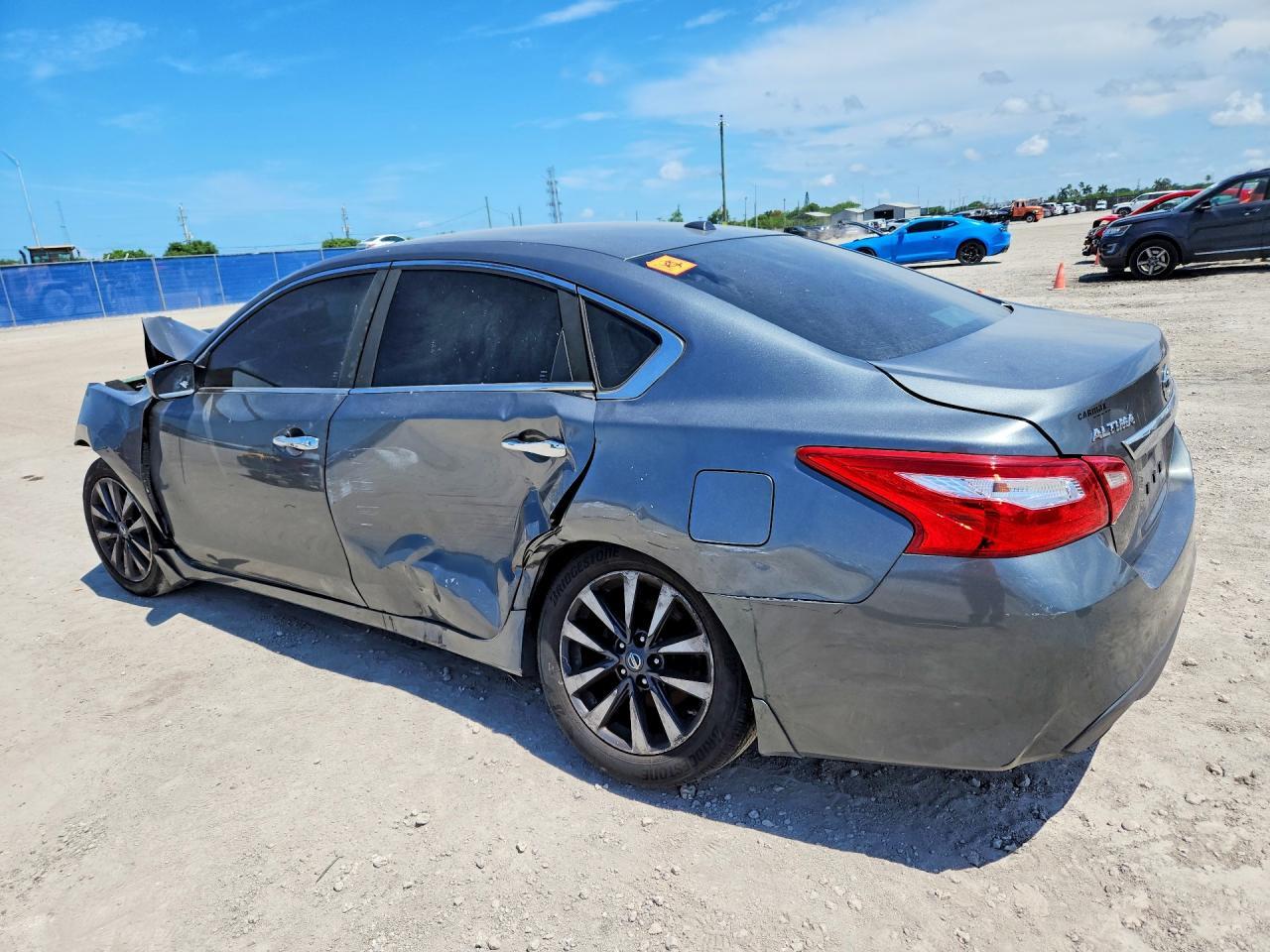 2016 Nissan Altima S - Фото 2