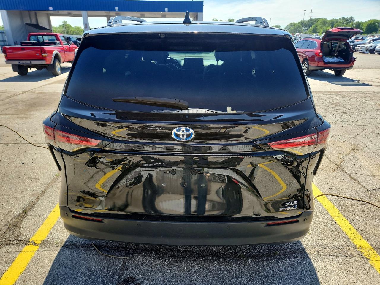 2021 Toyota Sienna Xle - Image 6