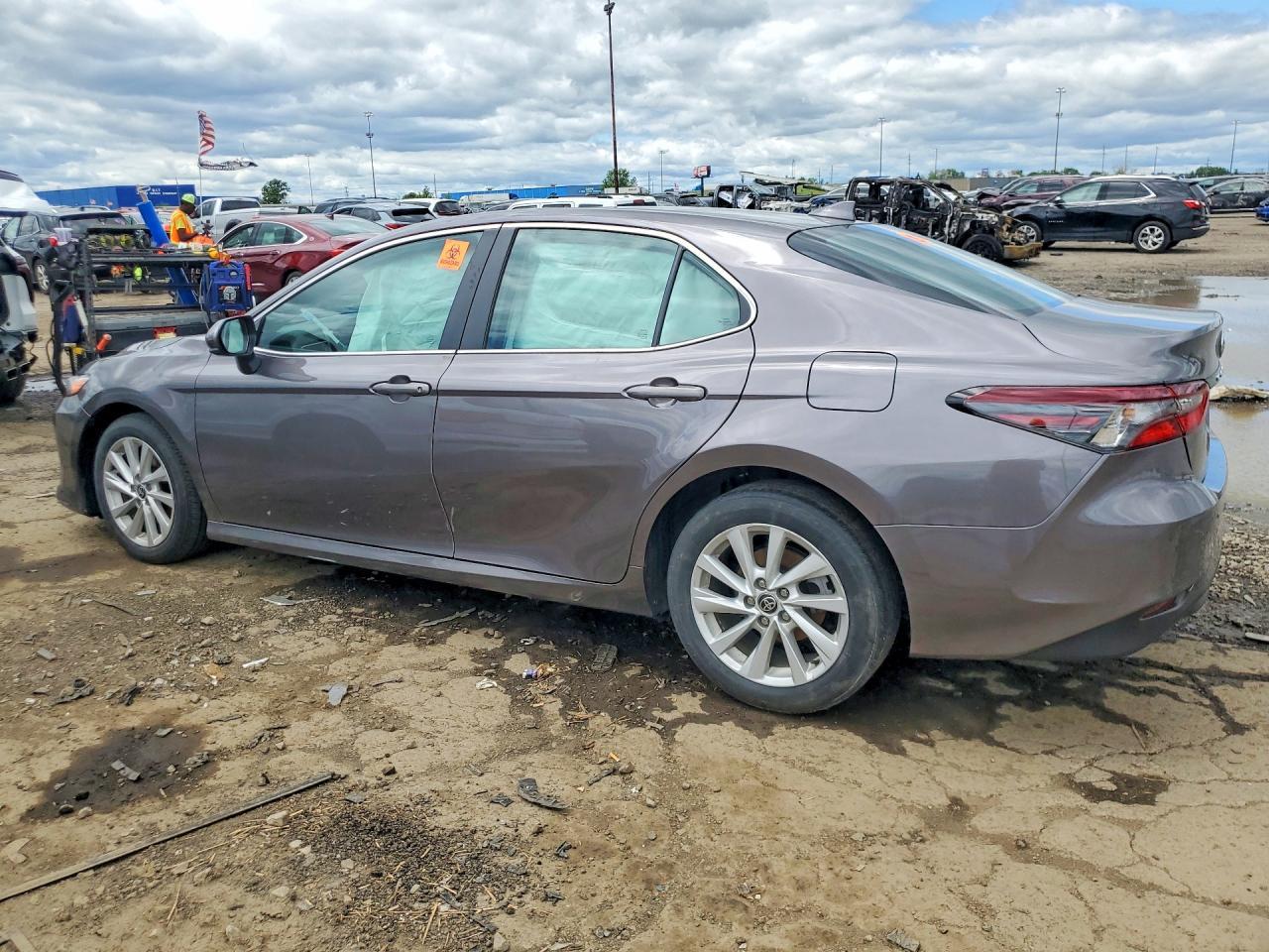 2022 Toyota Camry Le - Image 2
