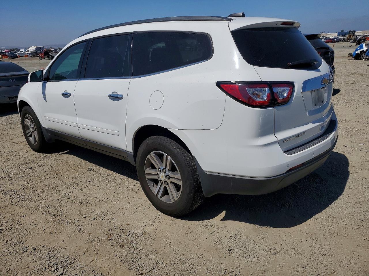2017 Chevrolet Traverse Lt - Фото 2