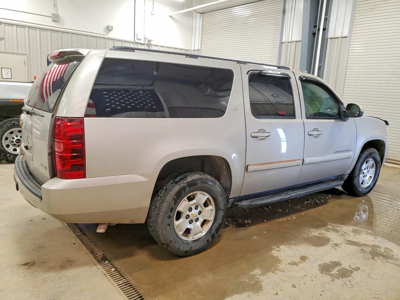 2008 Chevrolet Suburban K1500 Ls - Image 3