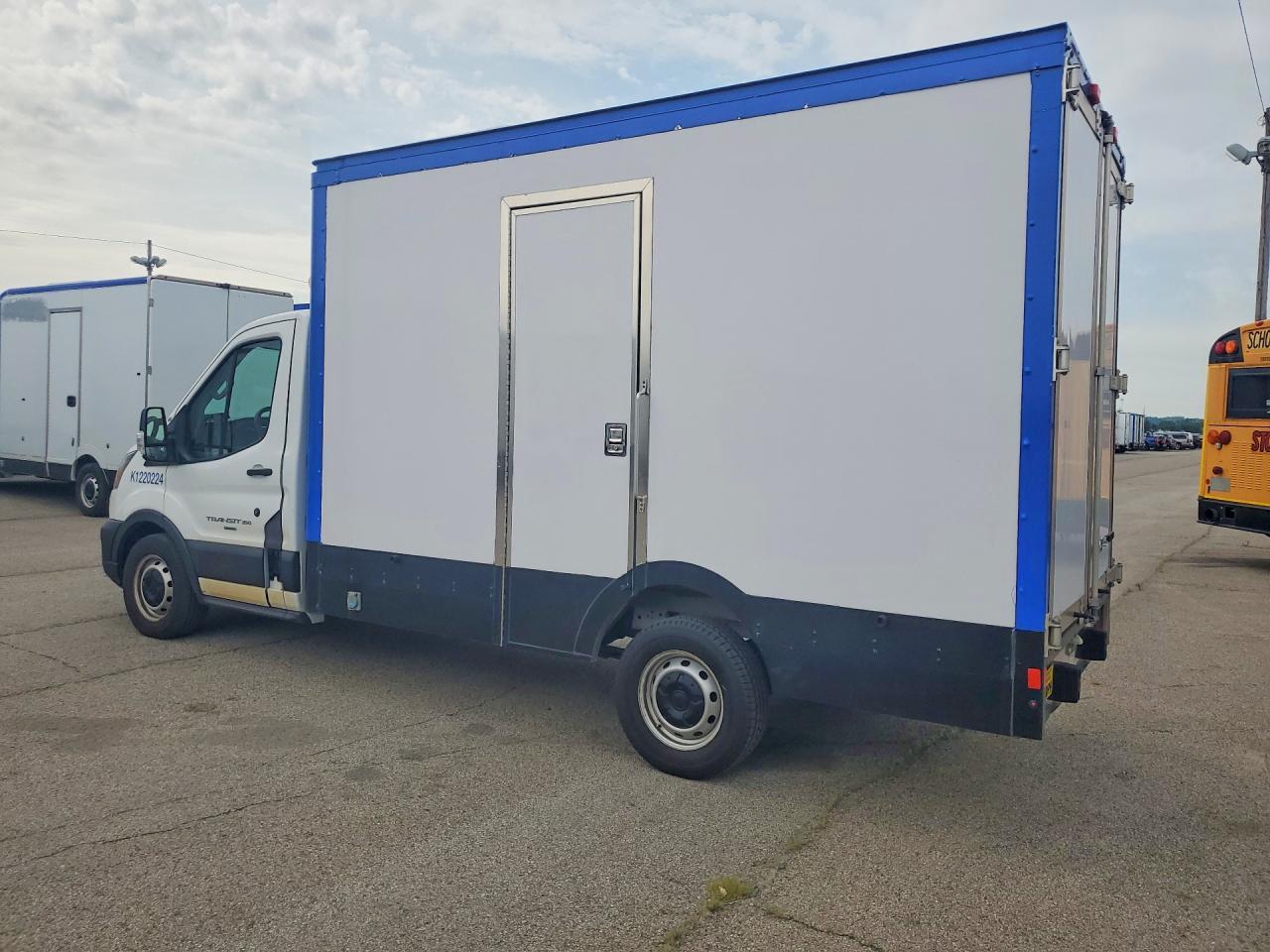 2023 Ford Transit Refrigerated Box Truck - Фото 2