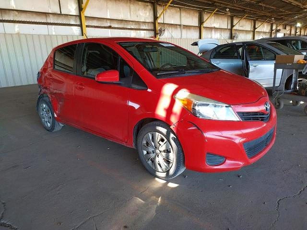 2014 Toyota Yaris 5-Door L - Фото 4
