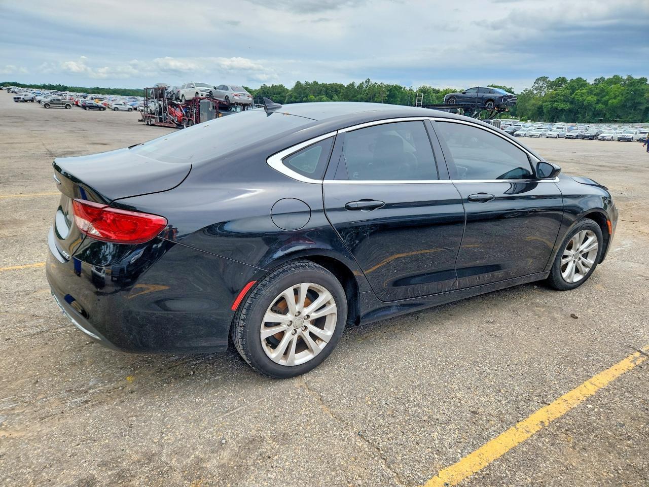 2016 Chrysler 200 Limited - Image 3