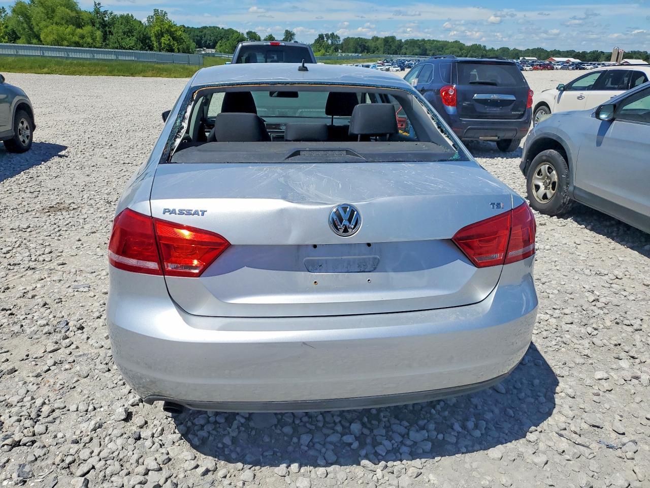2014 Volkswagen Passat S - Фото 6