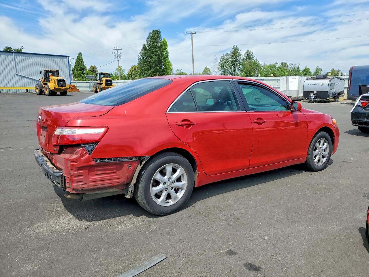 2009 Toyota Camry Le - Фото 3