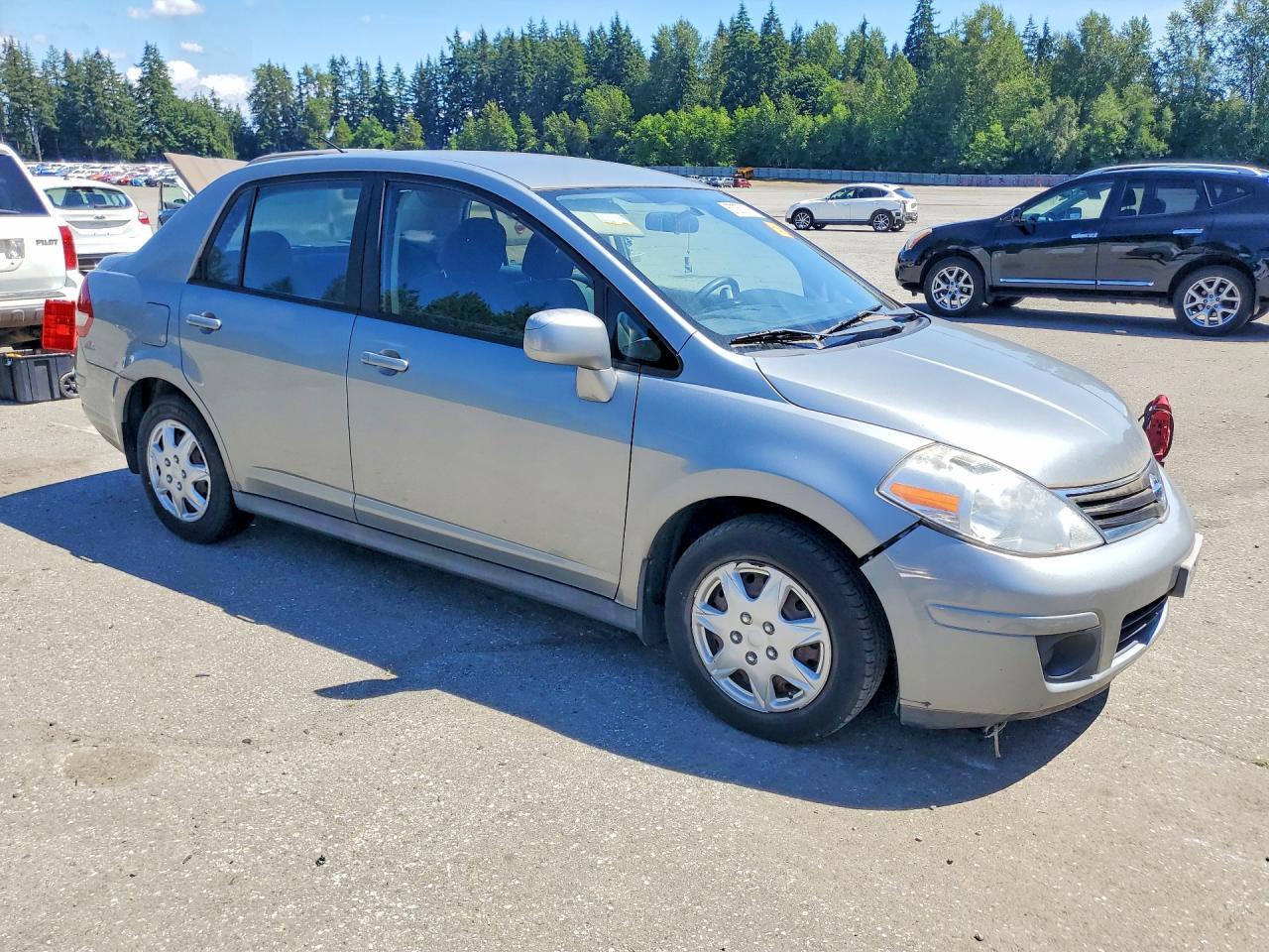 2011 Nissan Versa 1.8 S - Фото 4