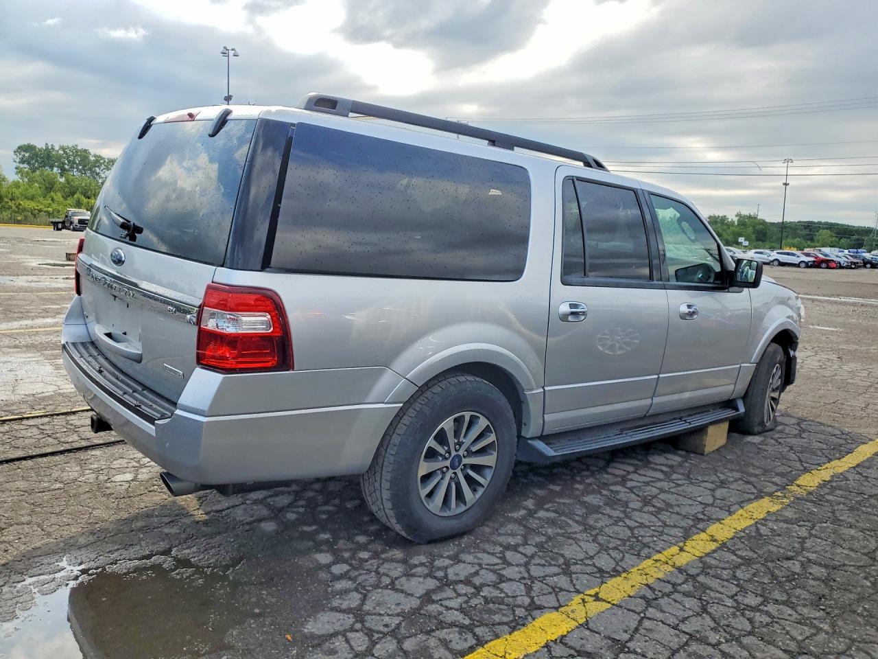2017 Ford Expedition El Xlt - Фото 3
