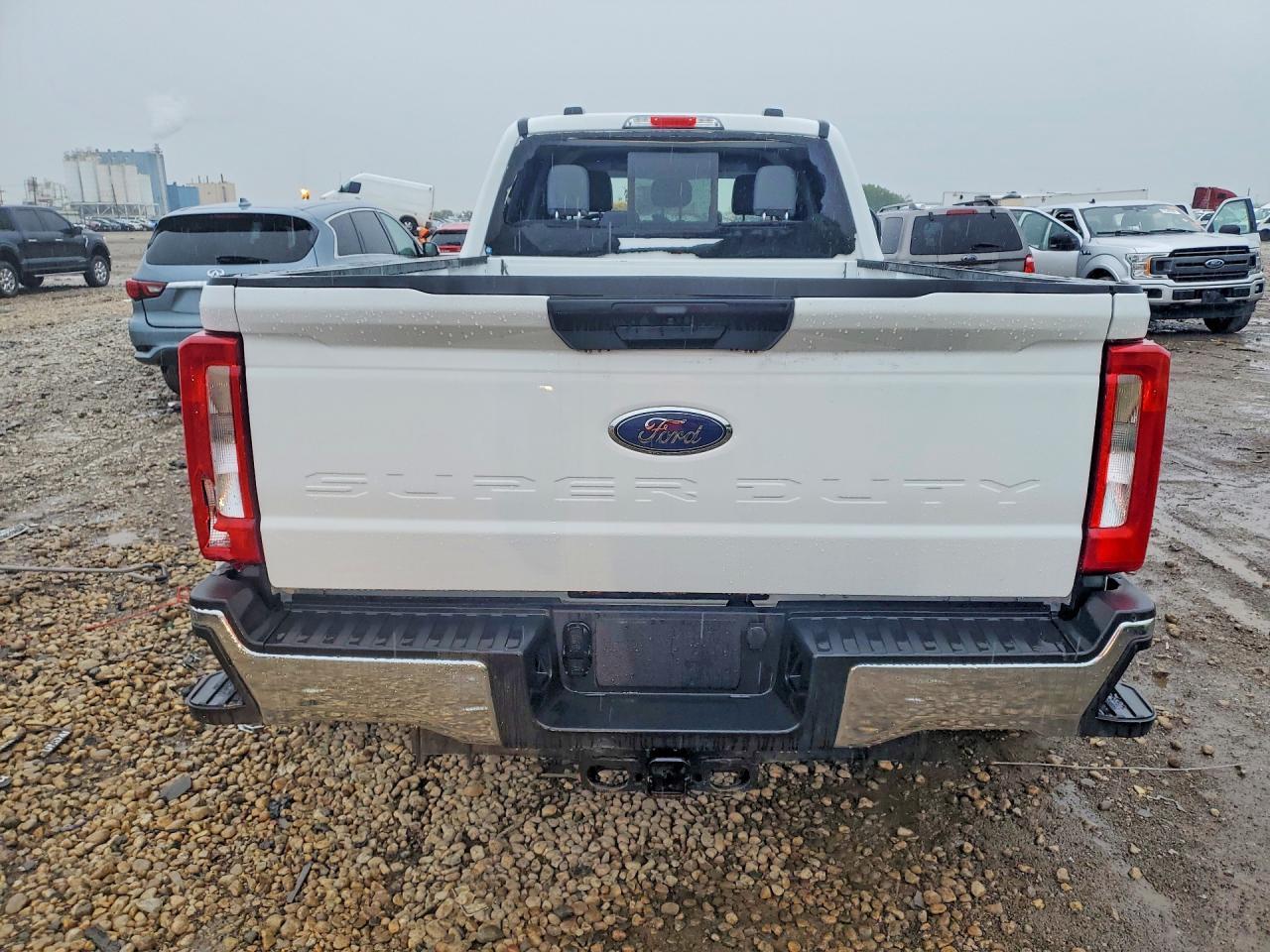 2025 Ford F350 Super Duty - Фото 6