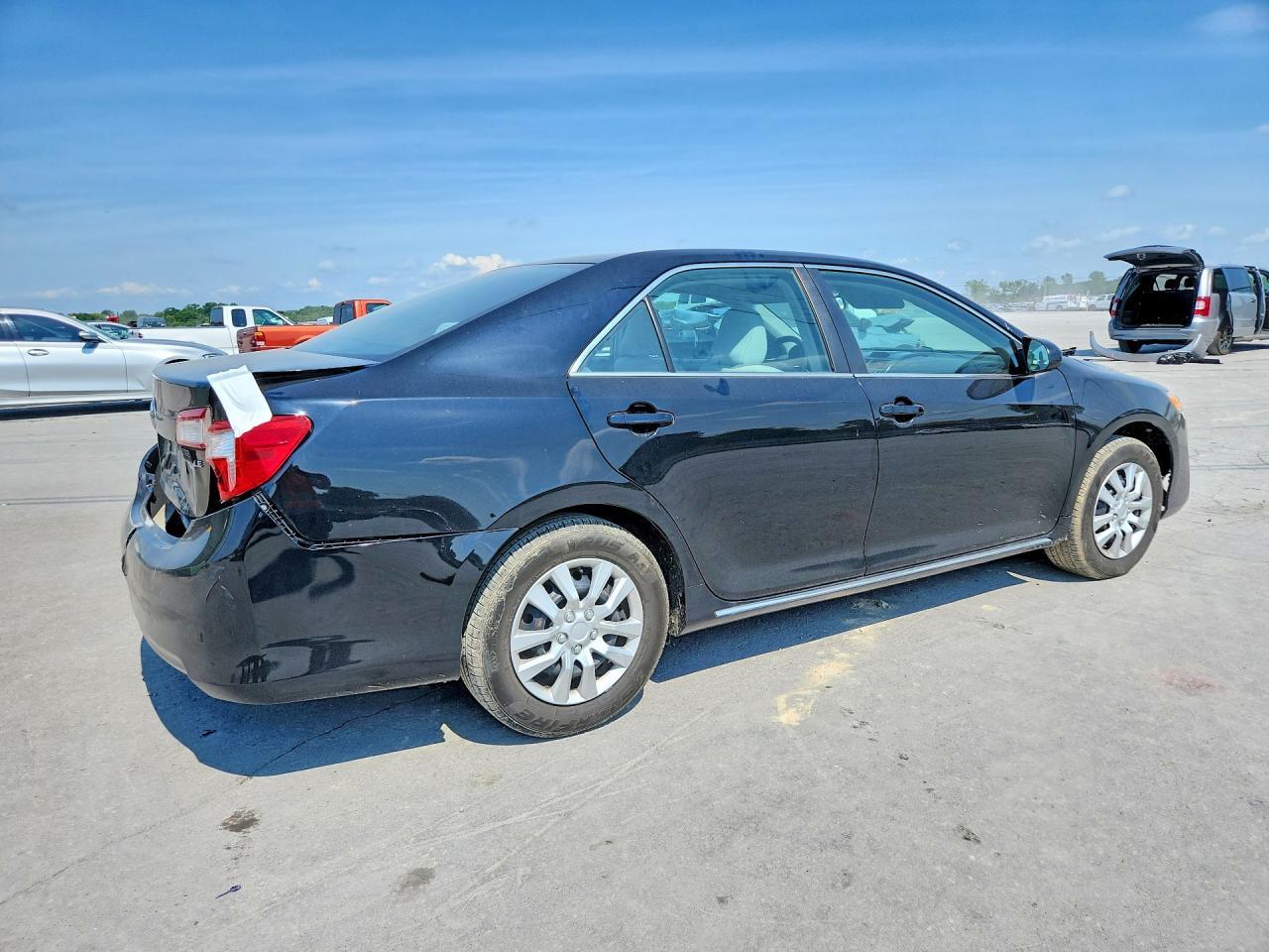 2012 Toyota Camry Le - Фото 3