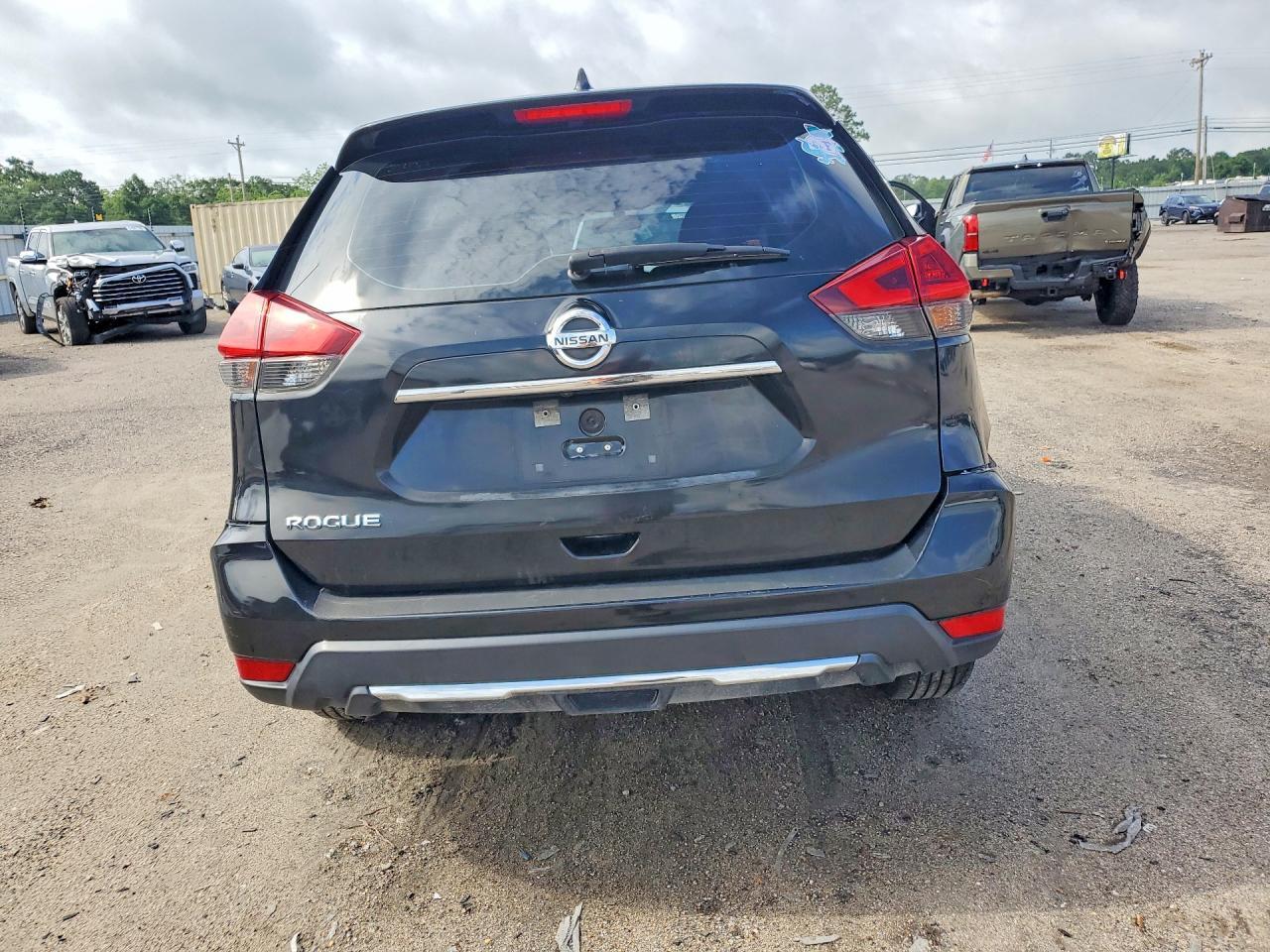 2018 Nissan Rogue S - Image 6
