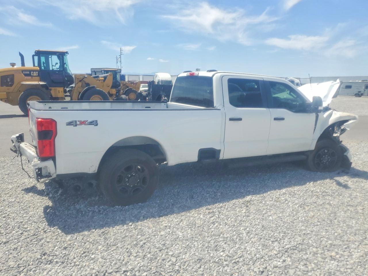 2023 Ford F350 Super Duty - Image 3