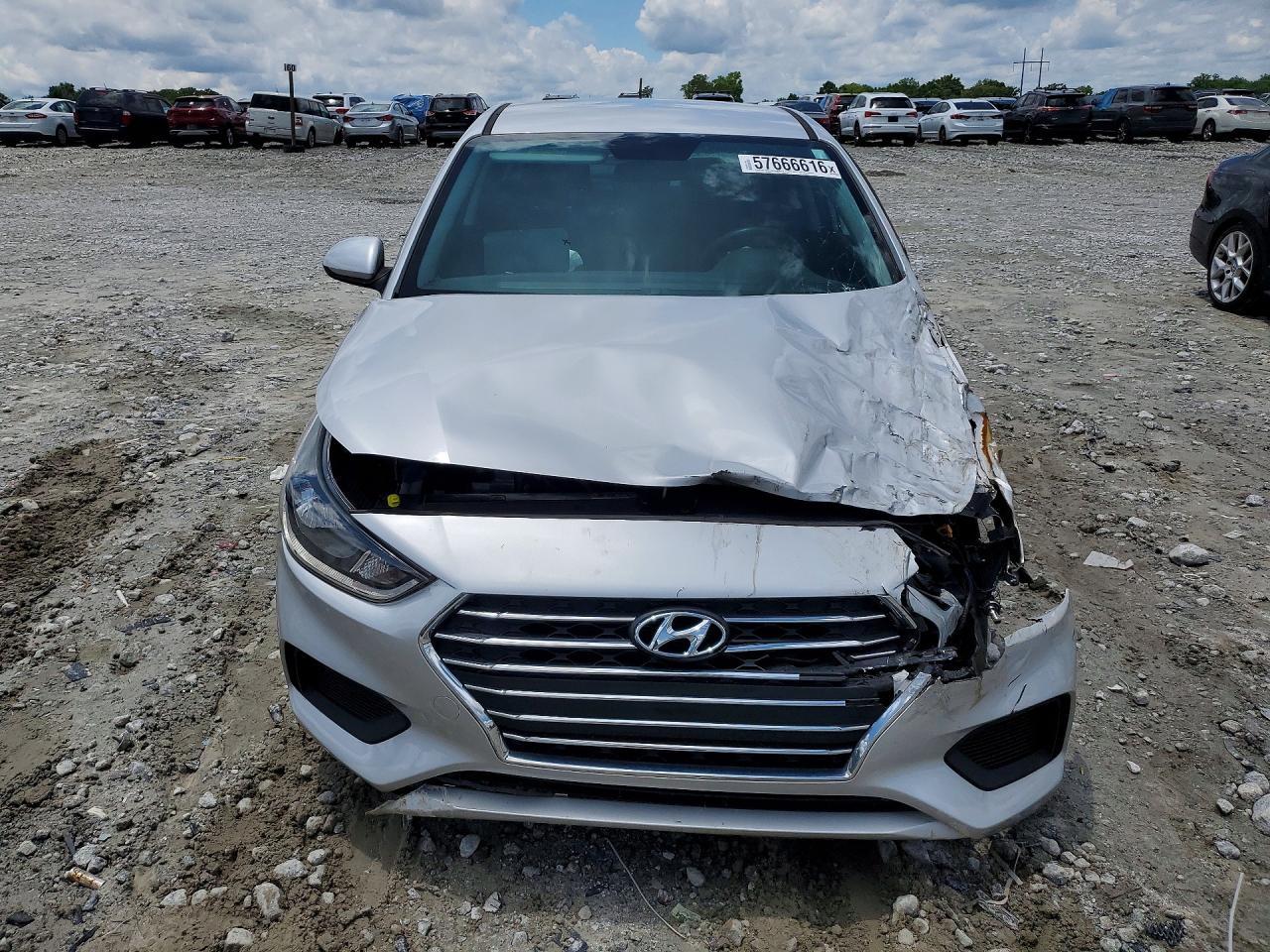 2021 Hyundai Accent Se - Фото 5