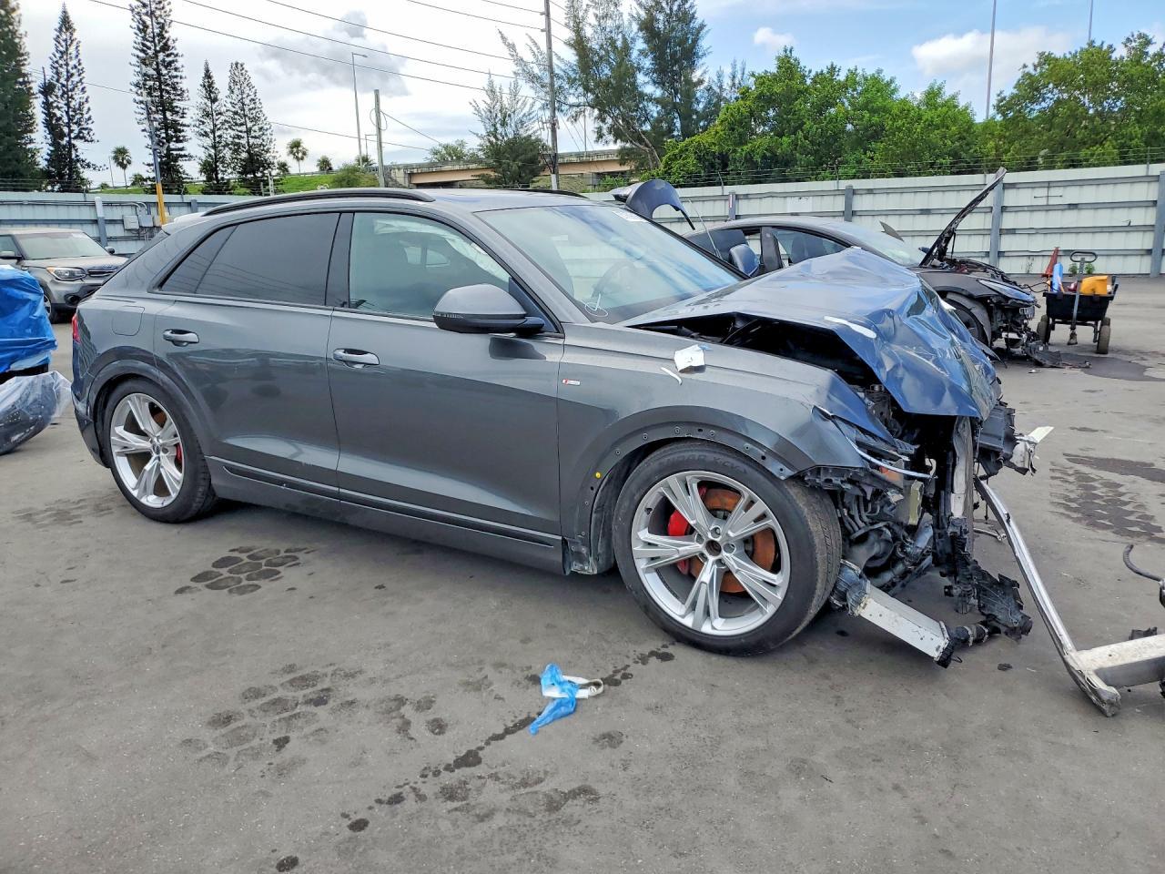 2021 Audi Q8 Prestige S-Line - Фото 4