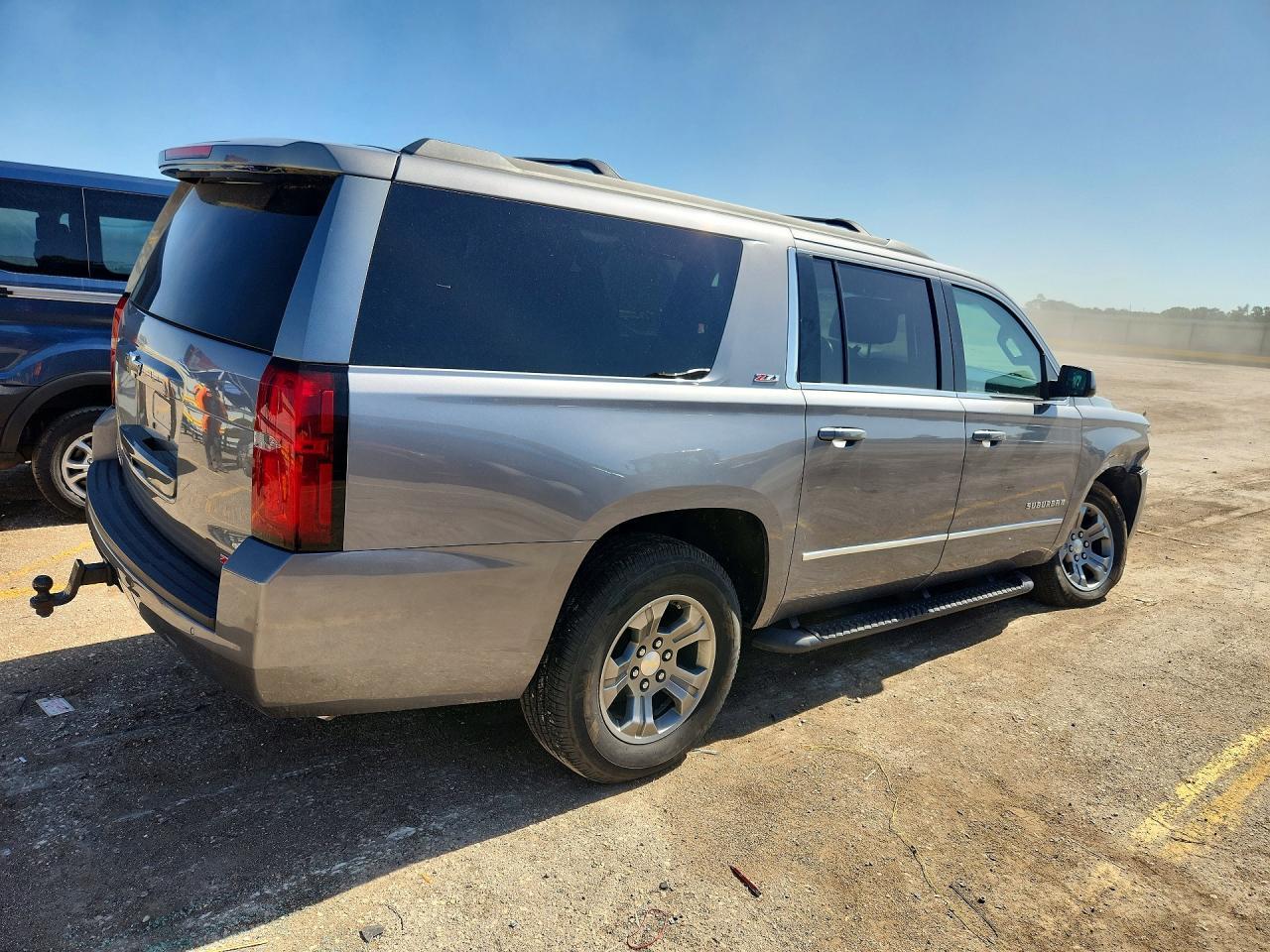 2018 Chevrolet Suburban K1500 Lt - Фото 3