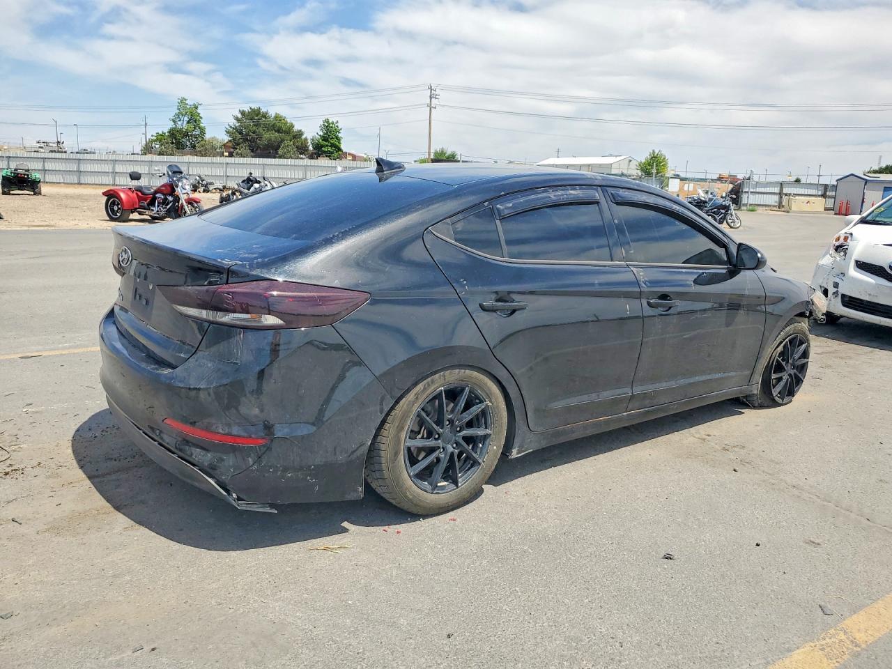 2018 Hyundai Elantra Sel - Фото 3