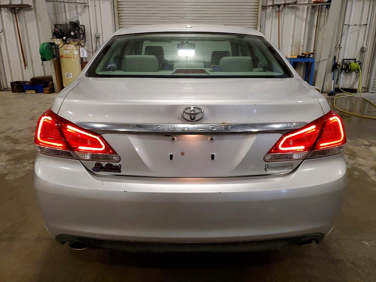 2011 Toyota Avalon Base - Image 6