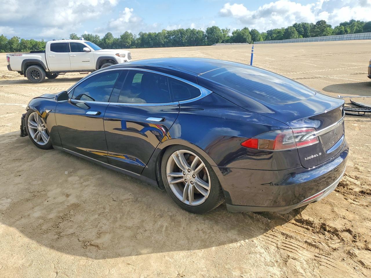 2015 Tesla Model S 70D - Image 2