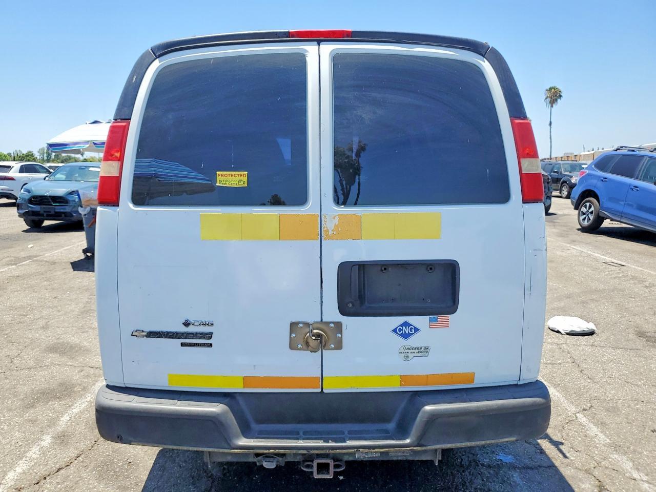2012 Chevrolet Express 2500 Cargo Delivery Van - Фото 6