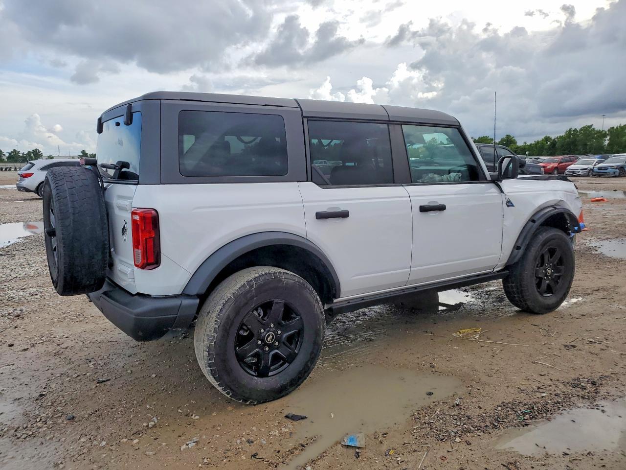 2024 Ford Bronco Black Diamond - Фото 3
