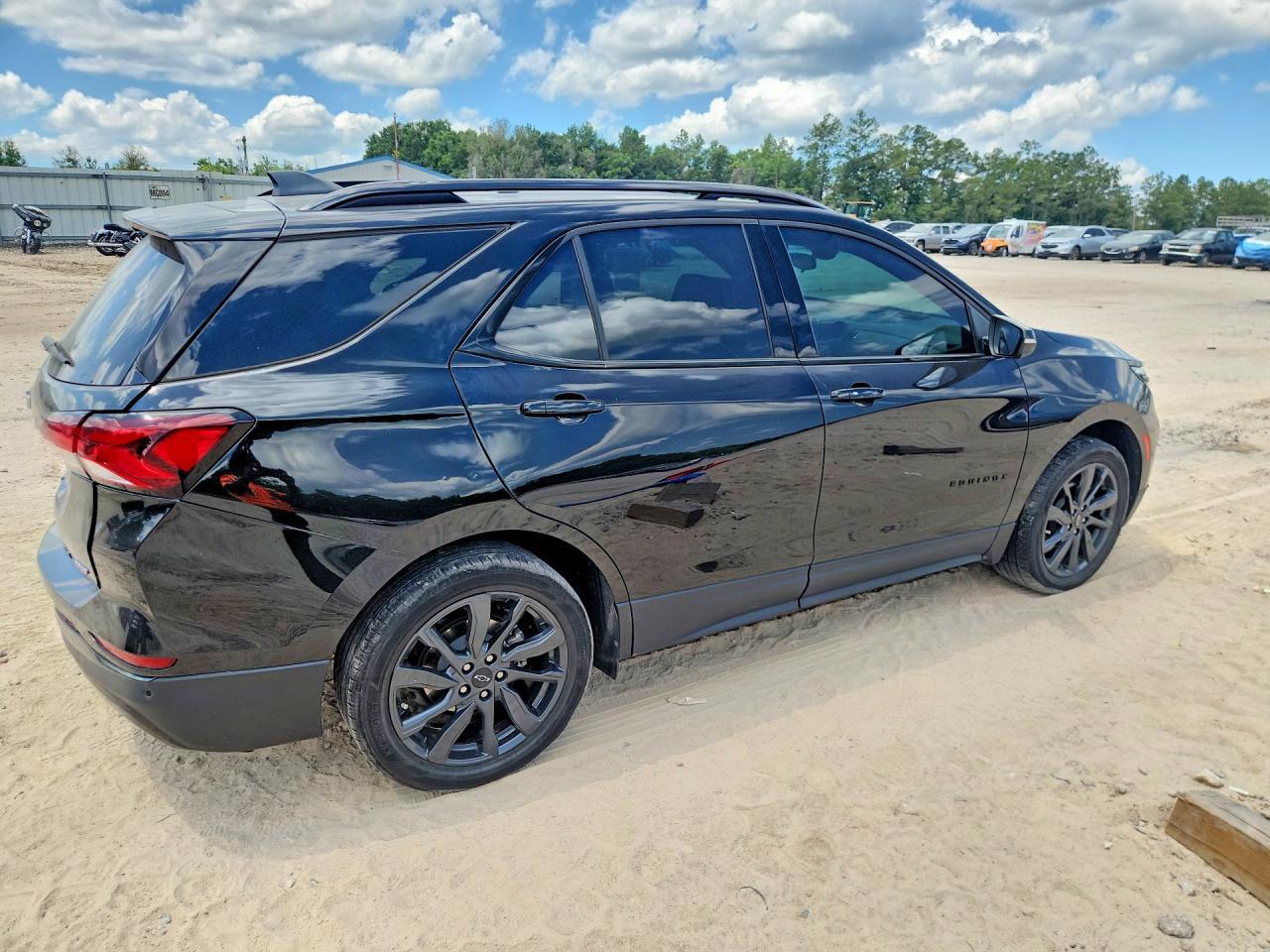2022 Chevrolet Equinox Rs - Image 3