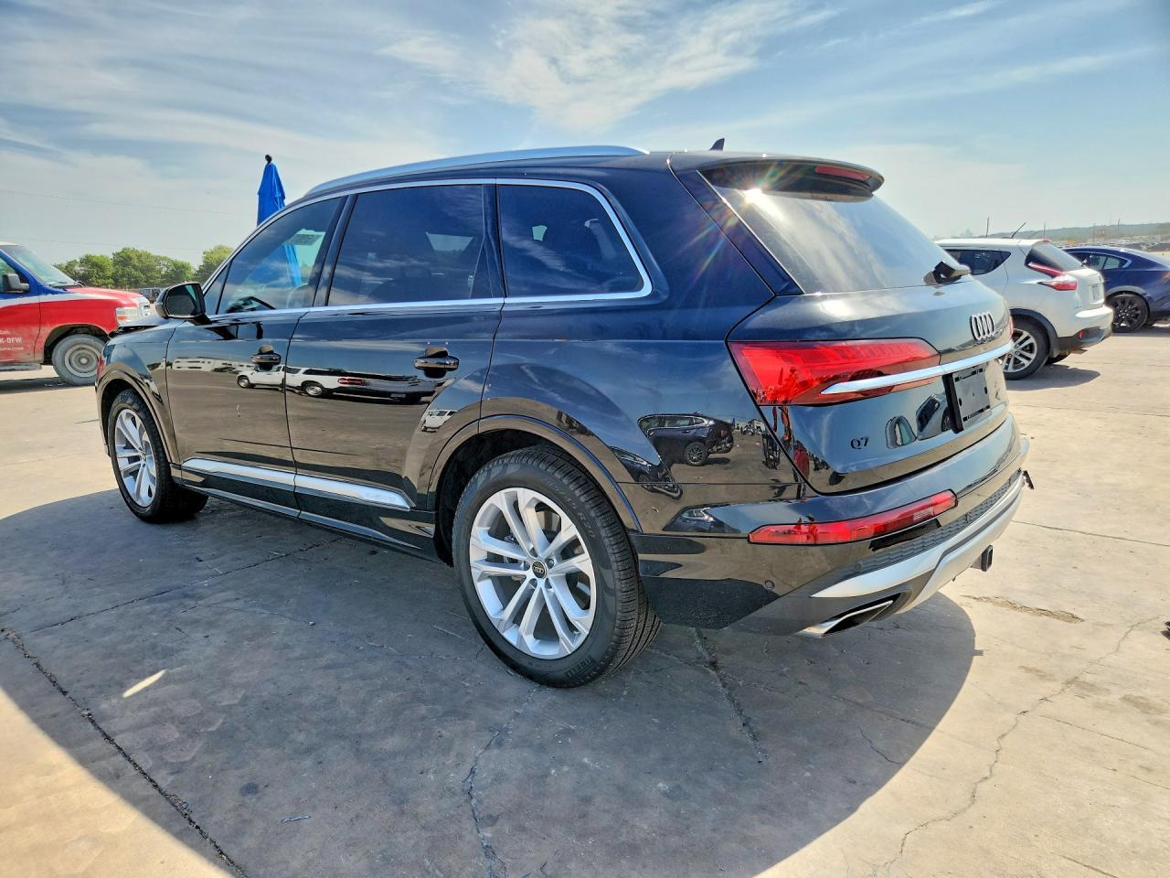 2025 Audi Q7 Prestige - Image 2