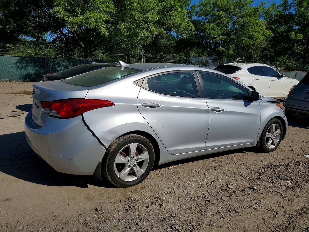 2013 Hyundai Elantra Gls - Image 3