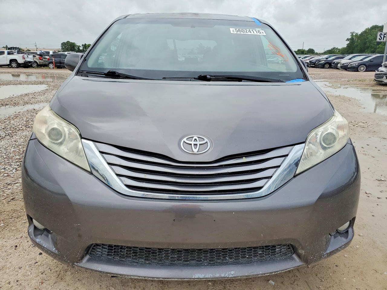 2017 Toyota Sienna Xle 8-Passenger - Фото 5