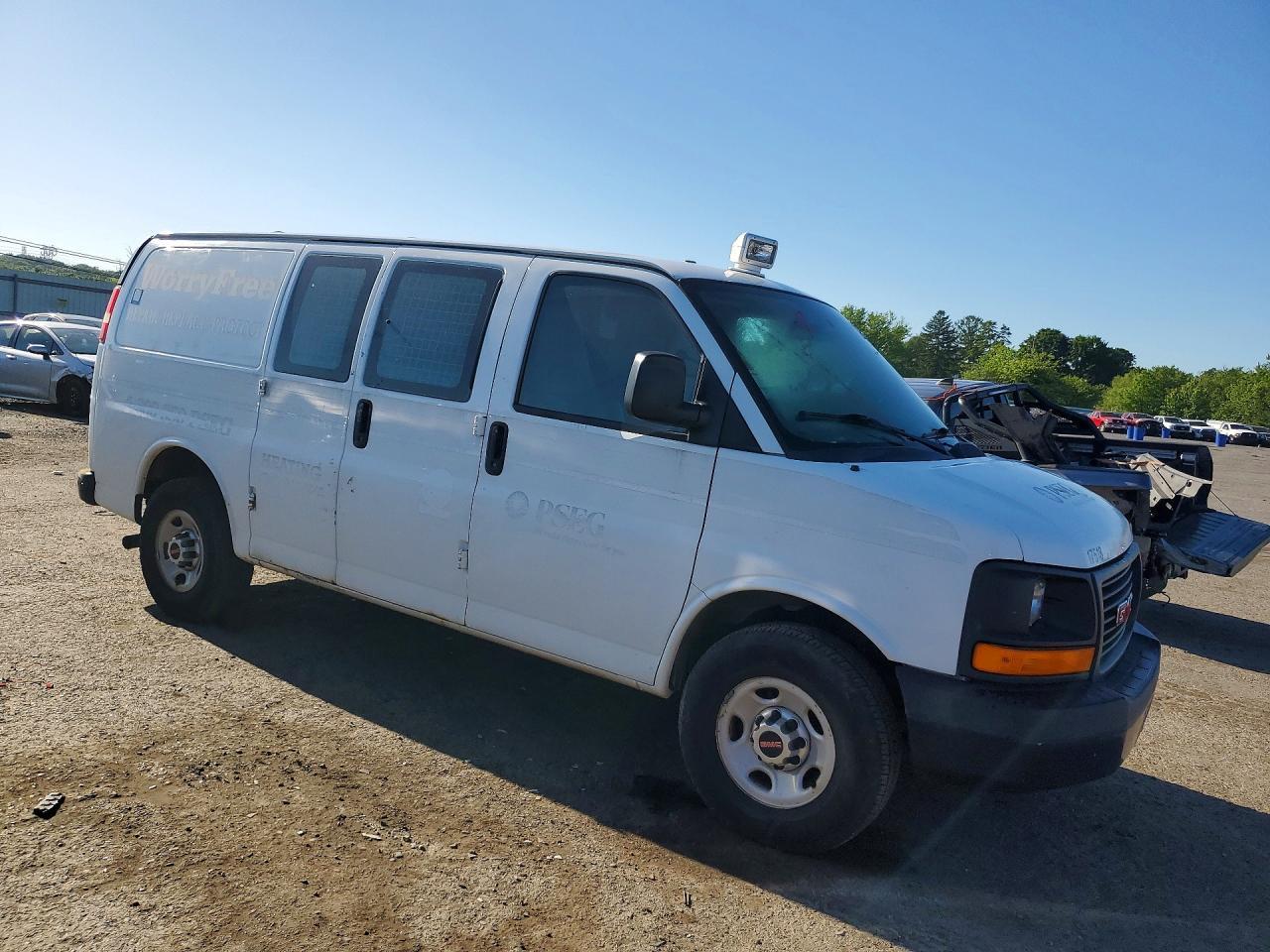 2015 GMC Savana G3500 - Image 5