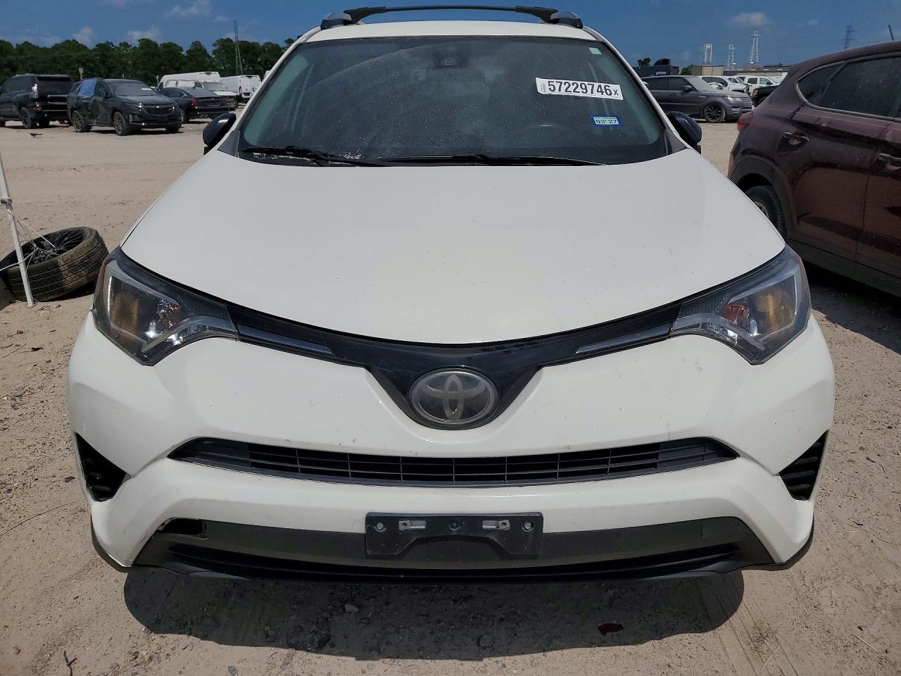 2017 Toyota Rav4 Le - Image 5