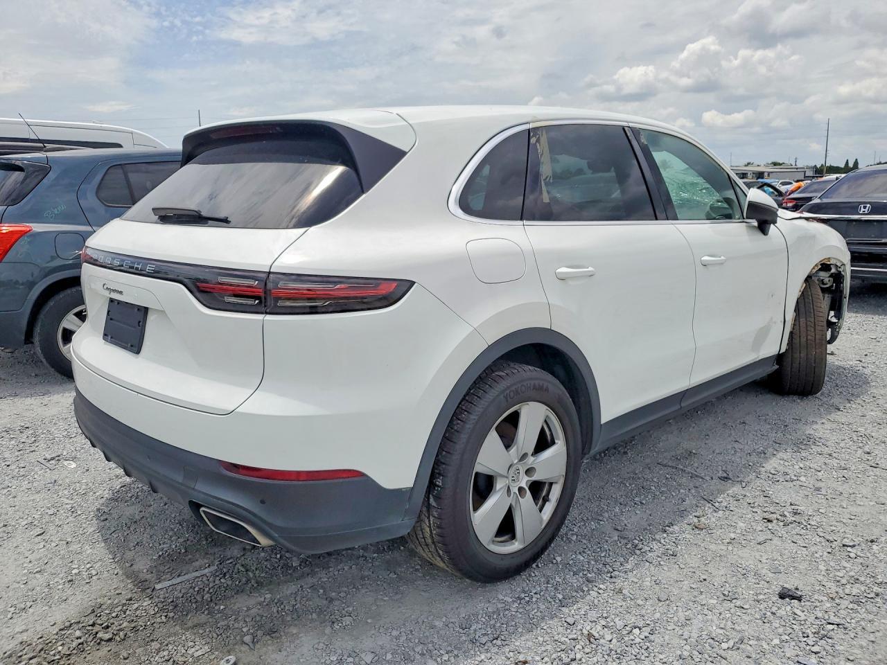 2019 Porsche Cayenne - Image 3