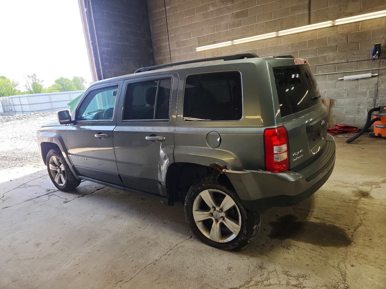 2013 Jeep Patriot Latitude - Фото 2