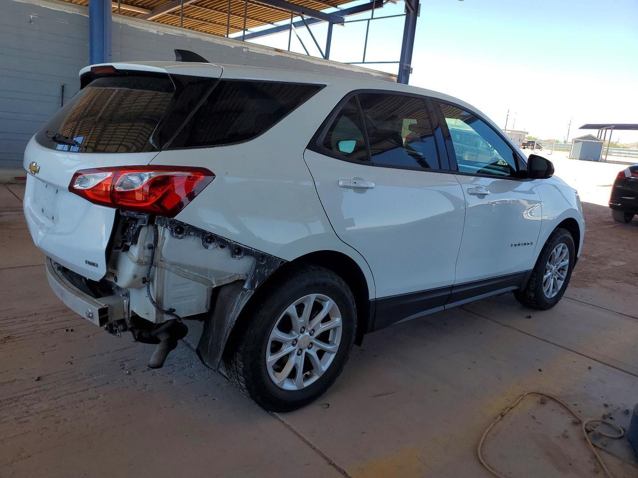 2018 Chevrolet Equinox Ls - Фото 3
