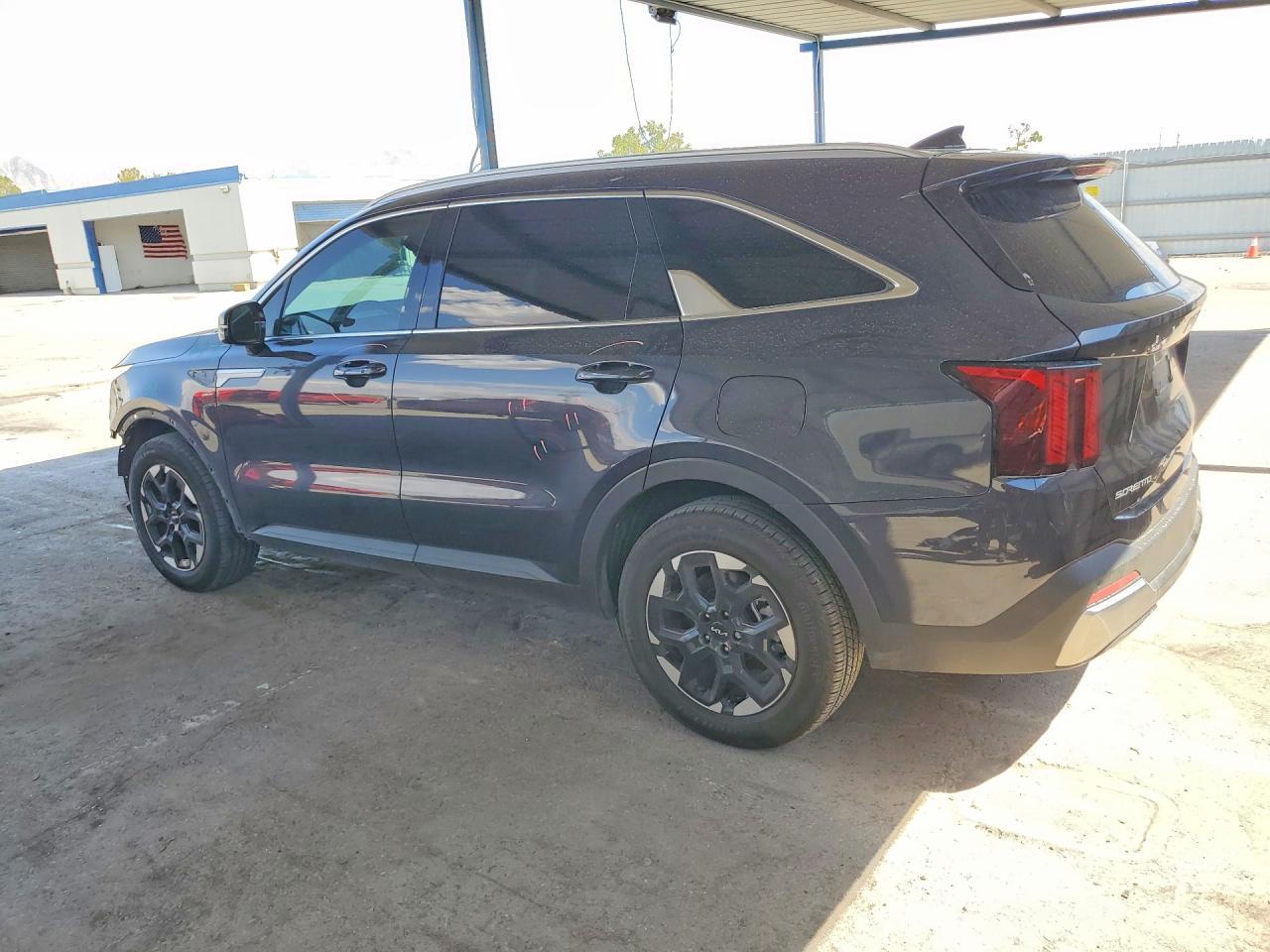 2025 Kia Sorento S - Фото 2